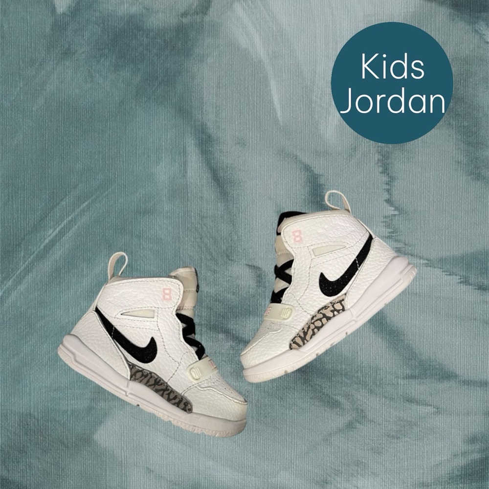AT4055-106 Nike Jordan Legacy Baby Sneakers